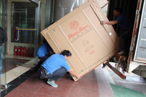 毛感乡钢琴贵重工艺品无忧运